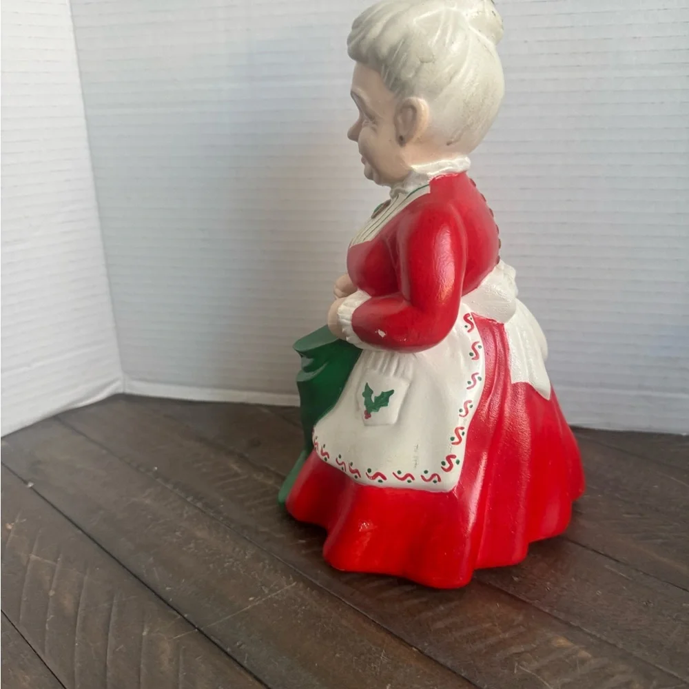 Christmas Mrs Claus Ceramic Holiday Figurine